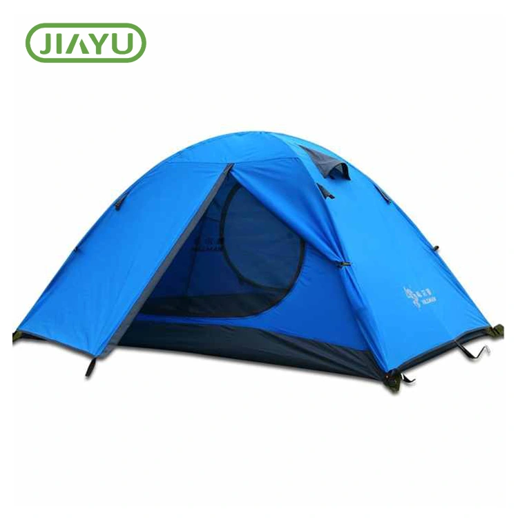 Les petites tentes soutiennent les rêves à distance et la fièvre du camping continue de se réchauffer